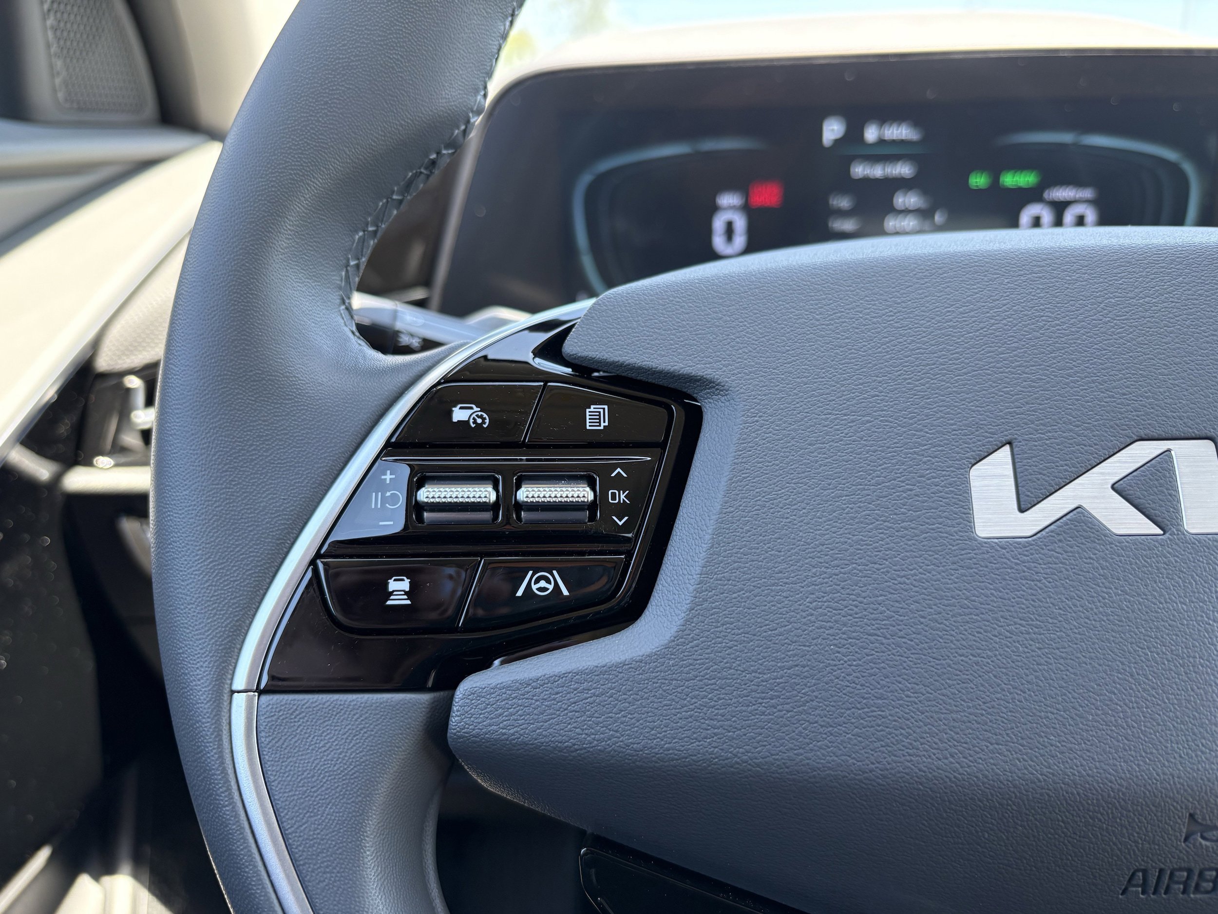 Used 2025 Kia Niro EX FWD image 15