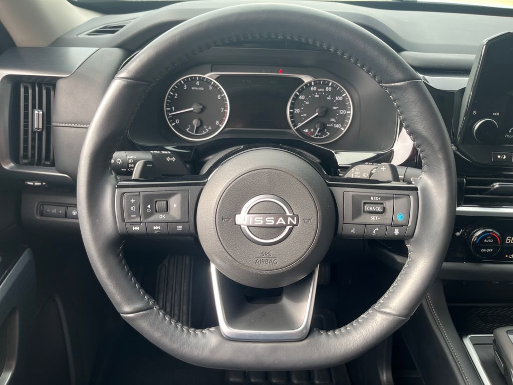 Used 2025 Nissan Pathfinder SL image 14