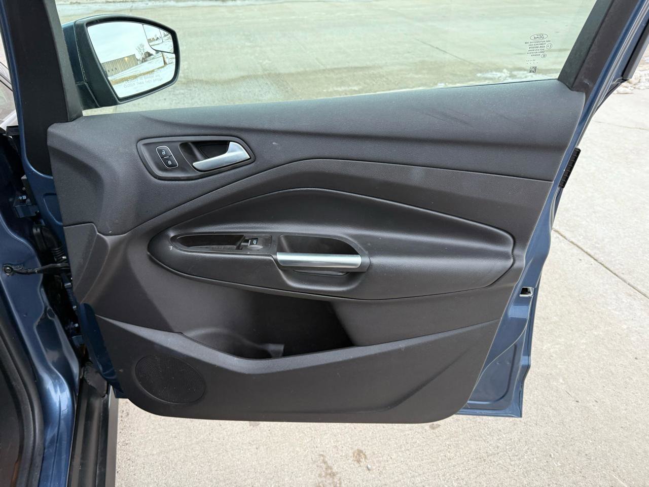 Used 2018 Ford C-MAX SE w/ Cold Weather Package image 25