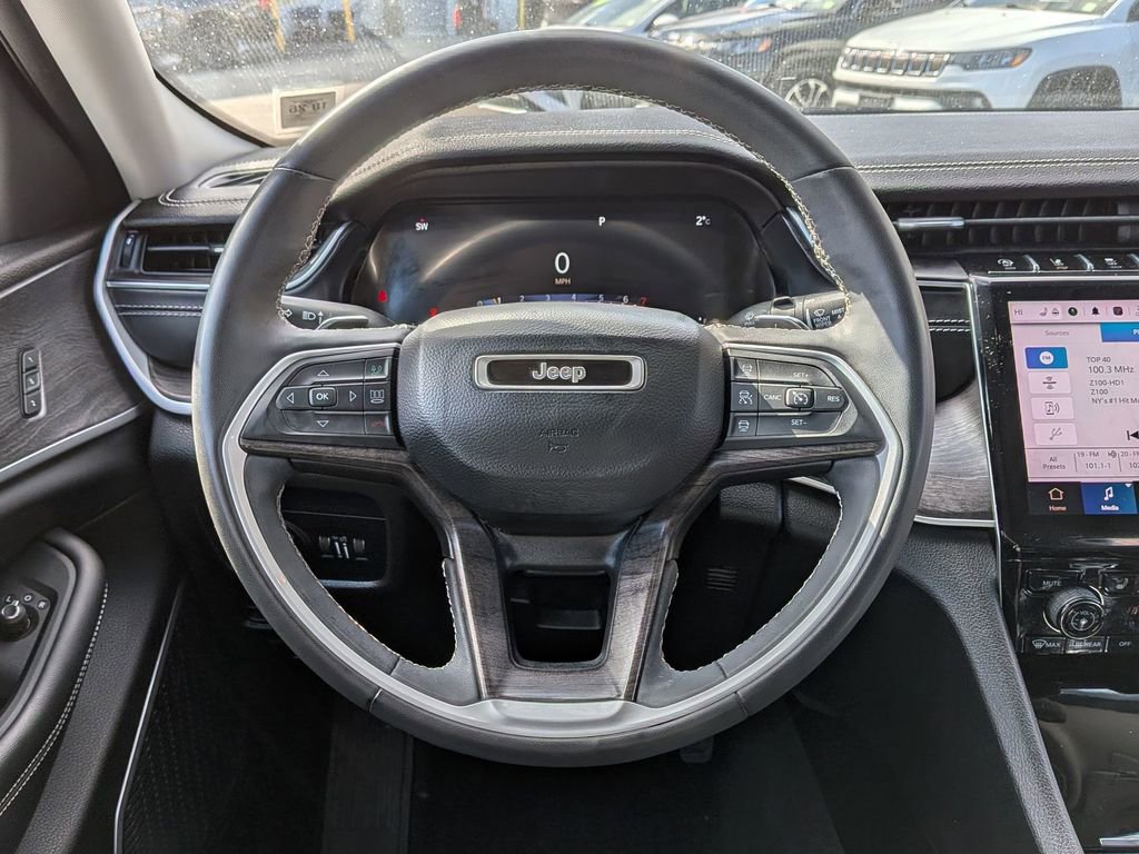 Certified 2023 Jeep Grand Cherokee L Limited w/ Black Appearance Package image 14