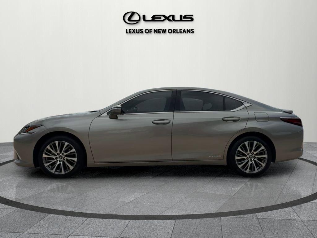 Certified 2021 Lexus ES 300h w/ Premium Package image 4