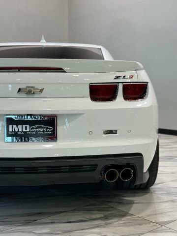 Used 2013 Chevrolet Camaro ZL1 w/ Gray Stripe Package image 9