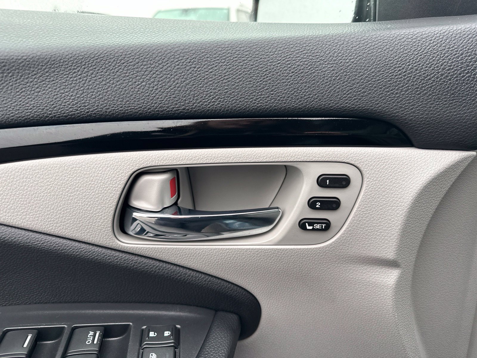 Used 2017 Honda Pilot Elite image 18