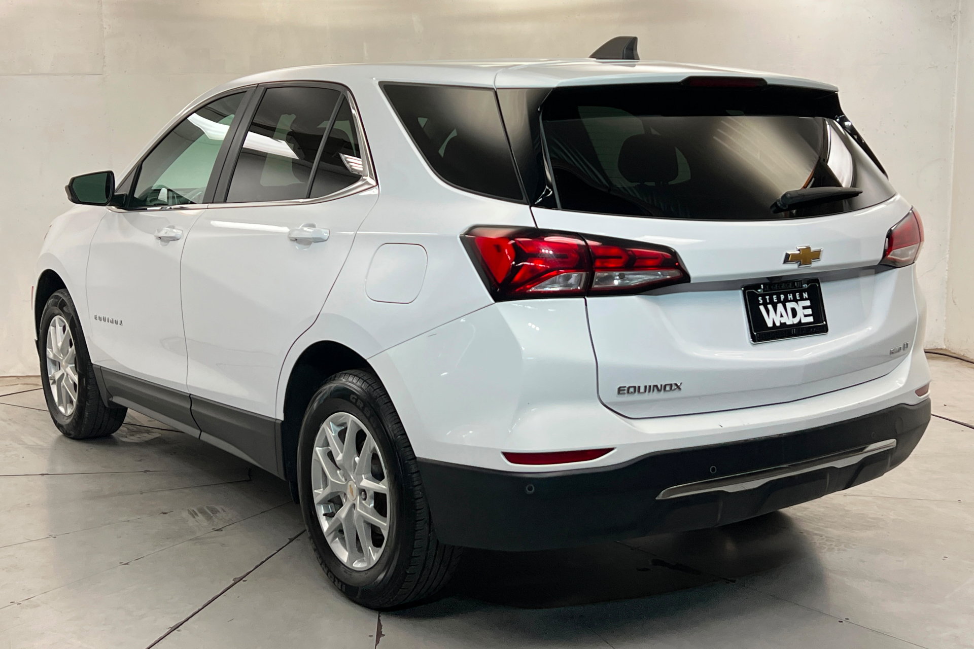 Used 2024 Chevrolet Equinox LT AWD/4WD image 3