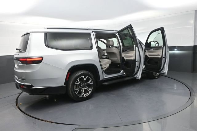 Used 2023 Jeep Wagoneer L Series III w/ Preferred Equipment Group image 36