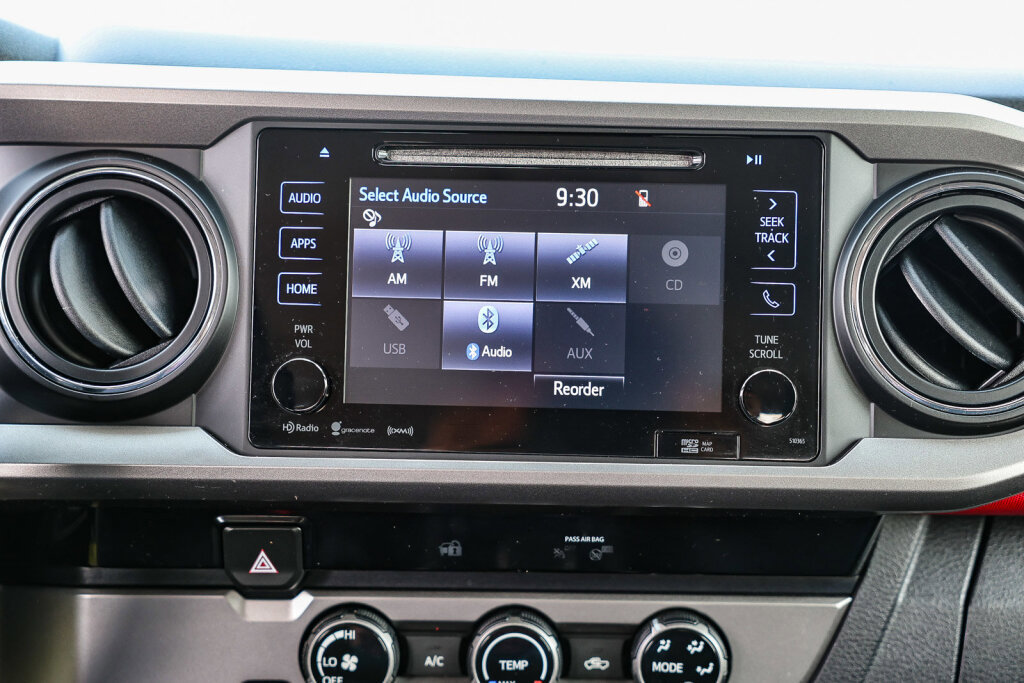 Certified 2018 Toyota Tacoma SR5 image 4