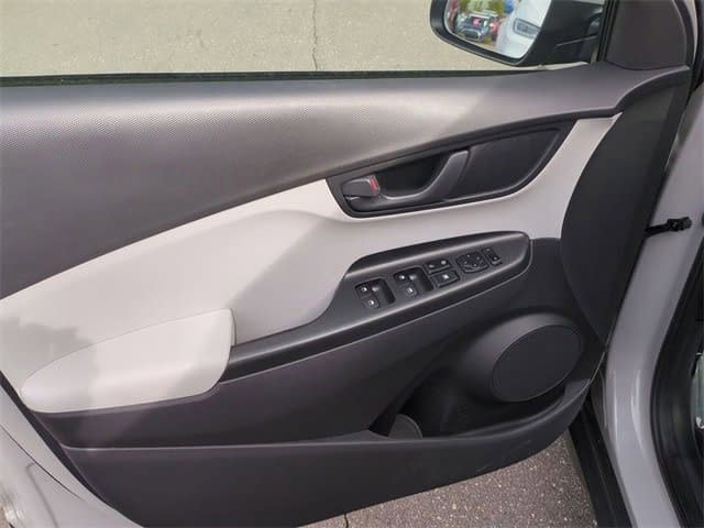 Used 2023 Hyundai Kona SEL w/ Cargo Package image 17