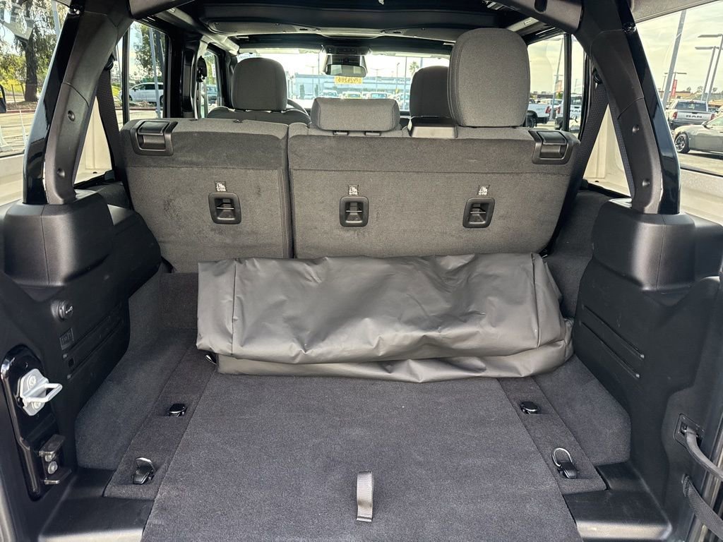 Certified 2025 Jeep Wrangler Unlimited Sahara w/ Safety Group image 7