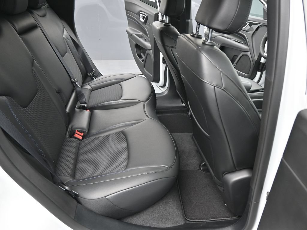 New 2026 Jeep Compass Latitude AWD/4WD image 14