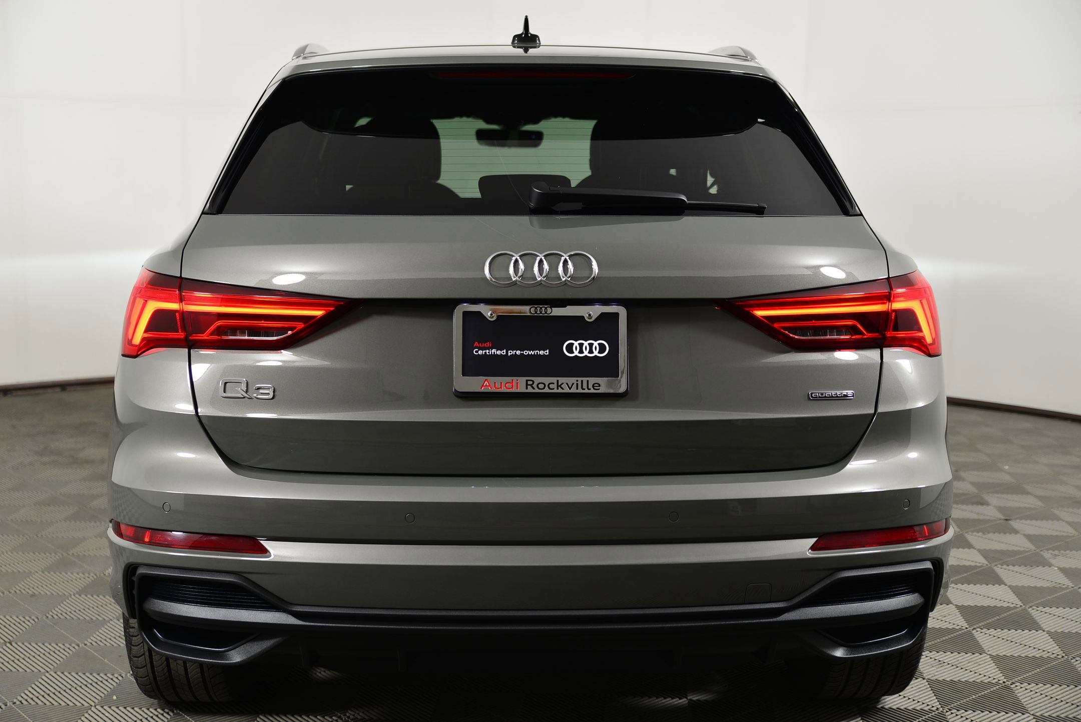 Certified 2025 Audi Q3 2.0T Premium Plus w/ Premium Plus Package image 9