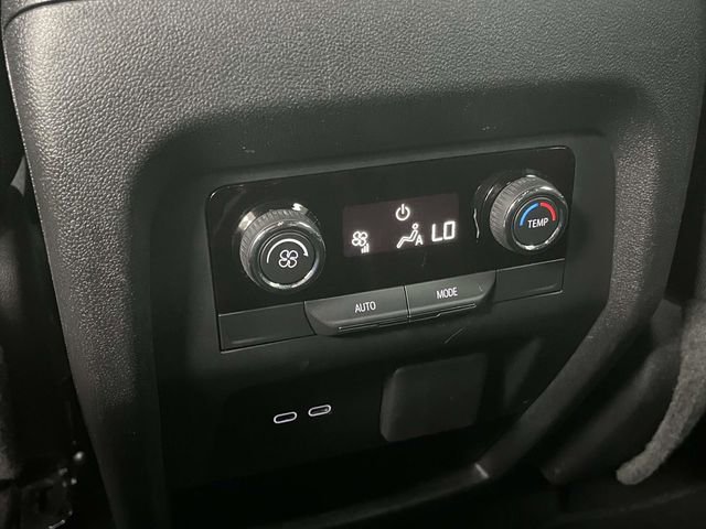 Used 2024 Chevrolet Traverse LT image 22
