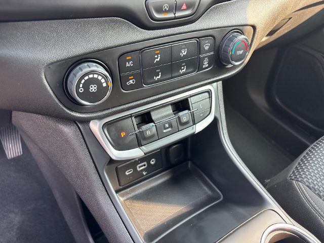 Used 2024 GMC Terrain SLE AWD/4WD image 24
