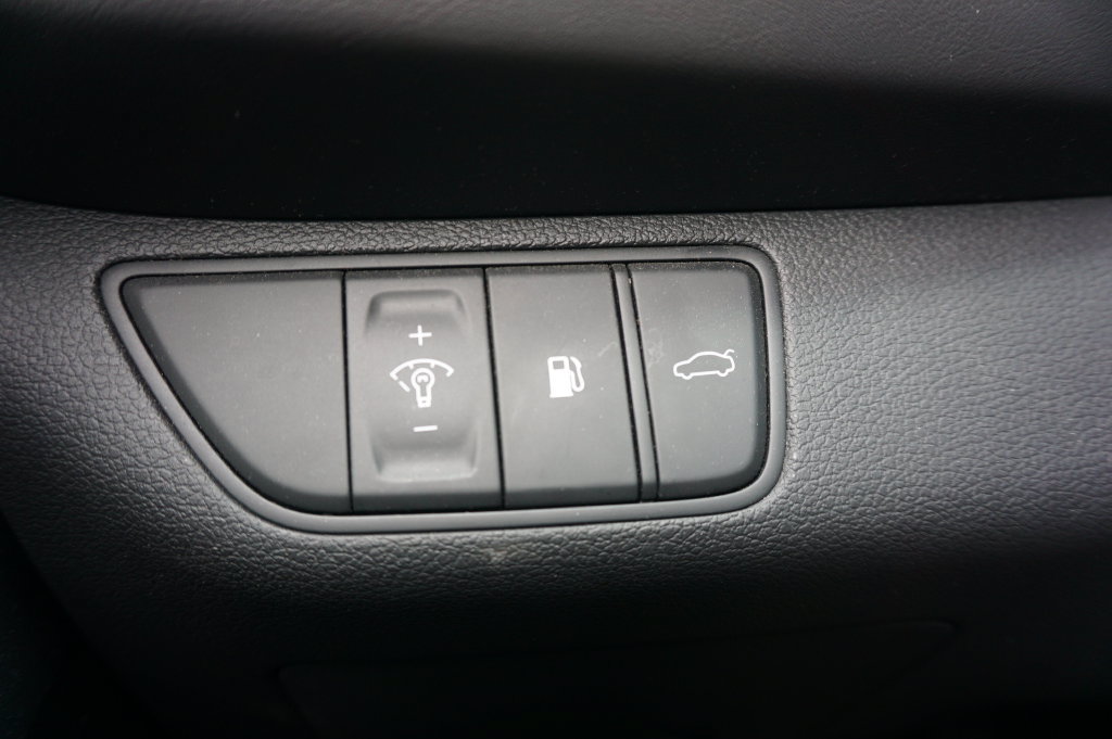 Used 2022 Genesis G70 3.3T RWD image 5
