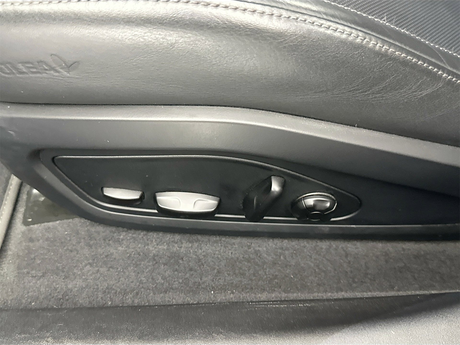 Certified 2020 Porsche Taycan Turbo S image 32