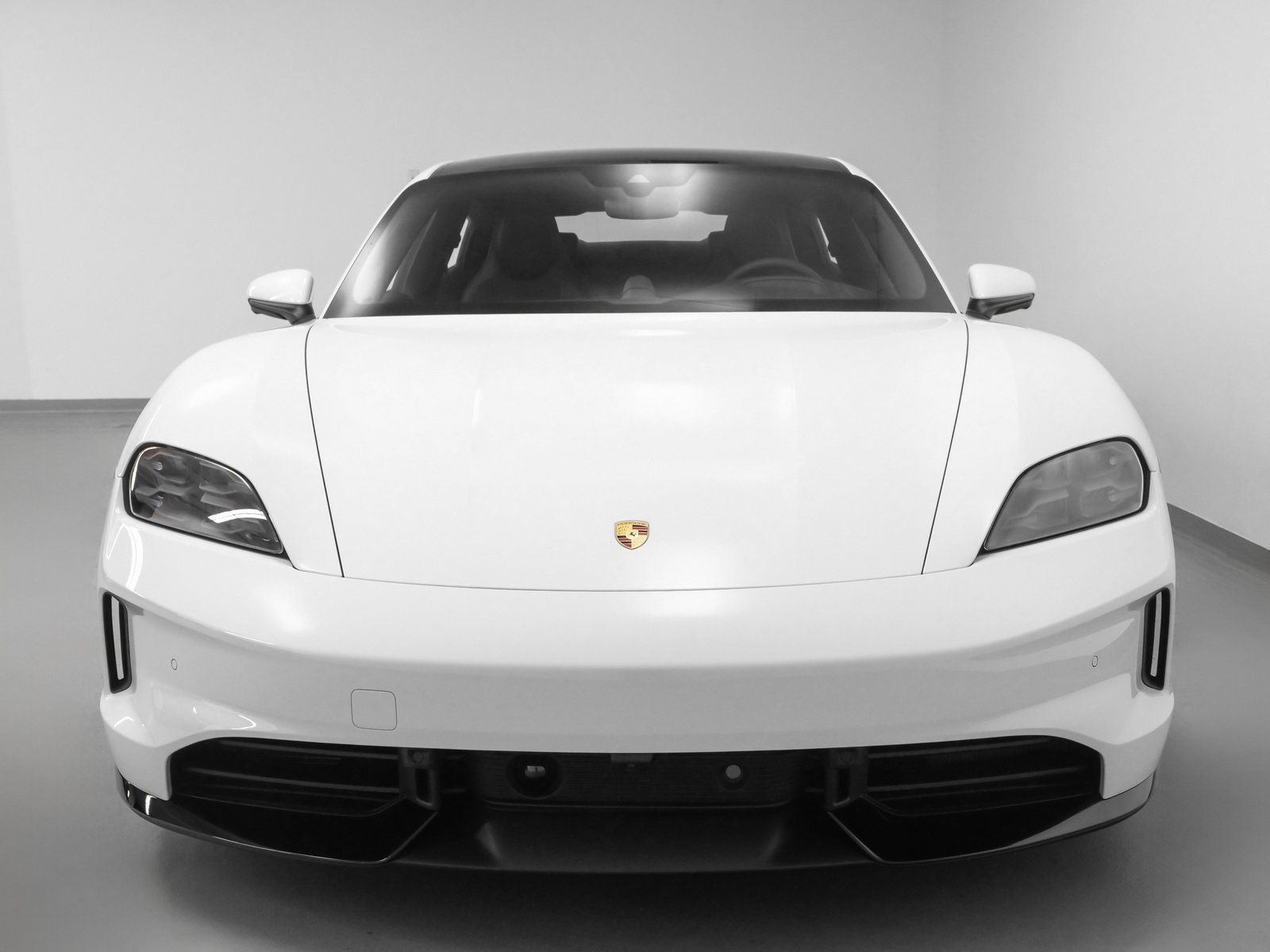 Used 2025 Porsche Taycan 4S AWD/4WD image 8