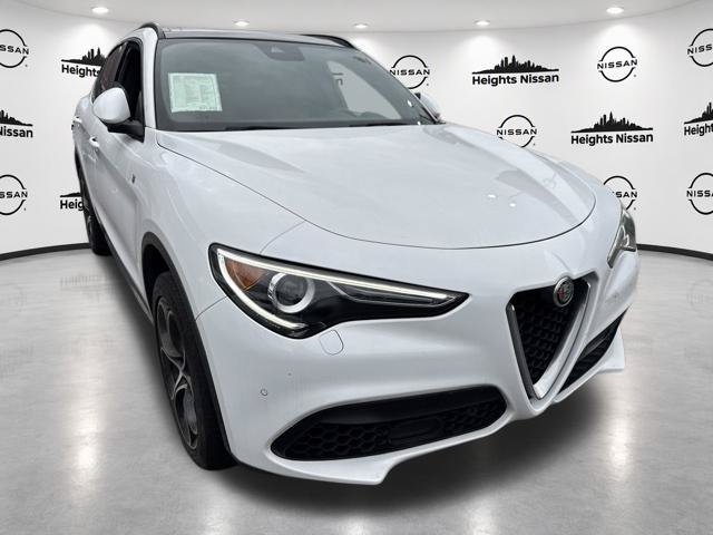 Used 2023 Alfa Romeo Stelvio Ti AWD/4WD image 12