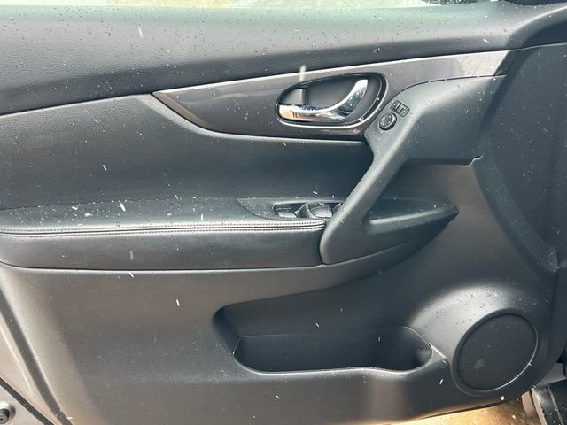 Used 2020 Nissan Rogue S image 14