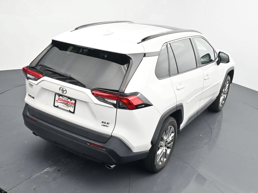 Used 2019 Toyota RAV4 XLE Premium w/ Cold Weather Package AWD/4WD image 33