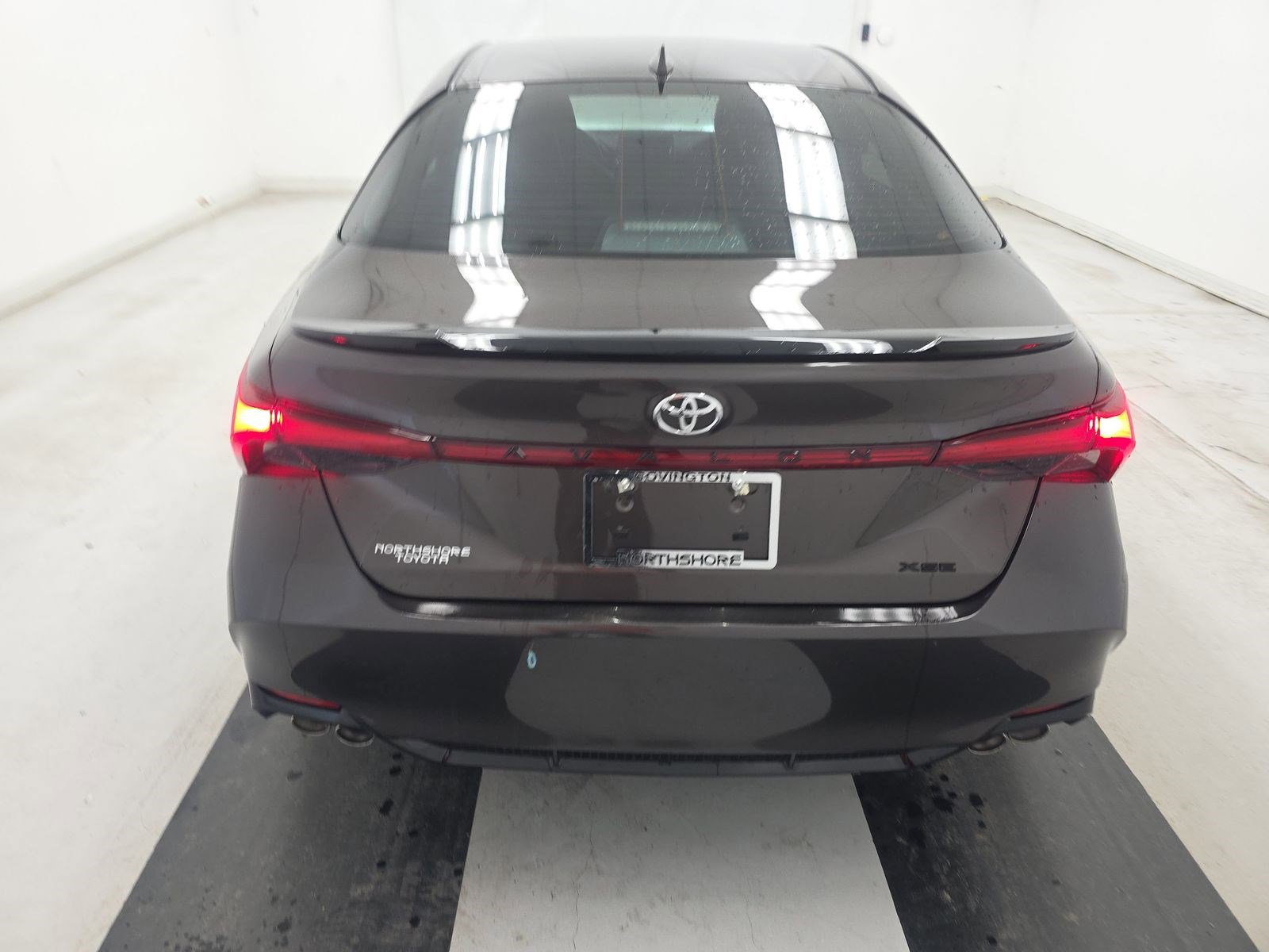 Used 2019 Toyota Avalon XSE image 4