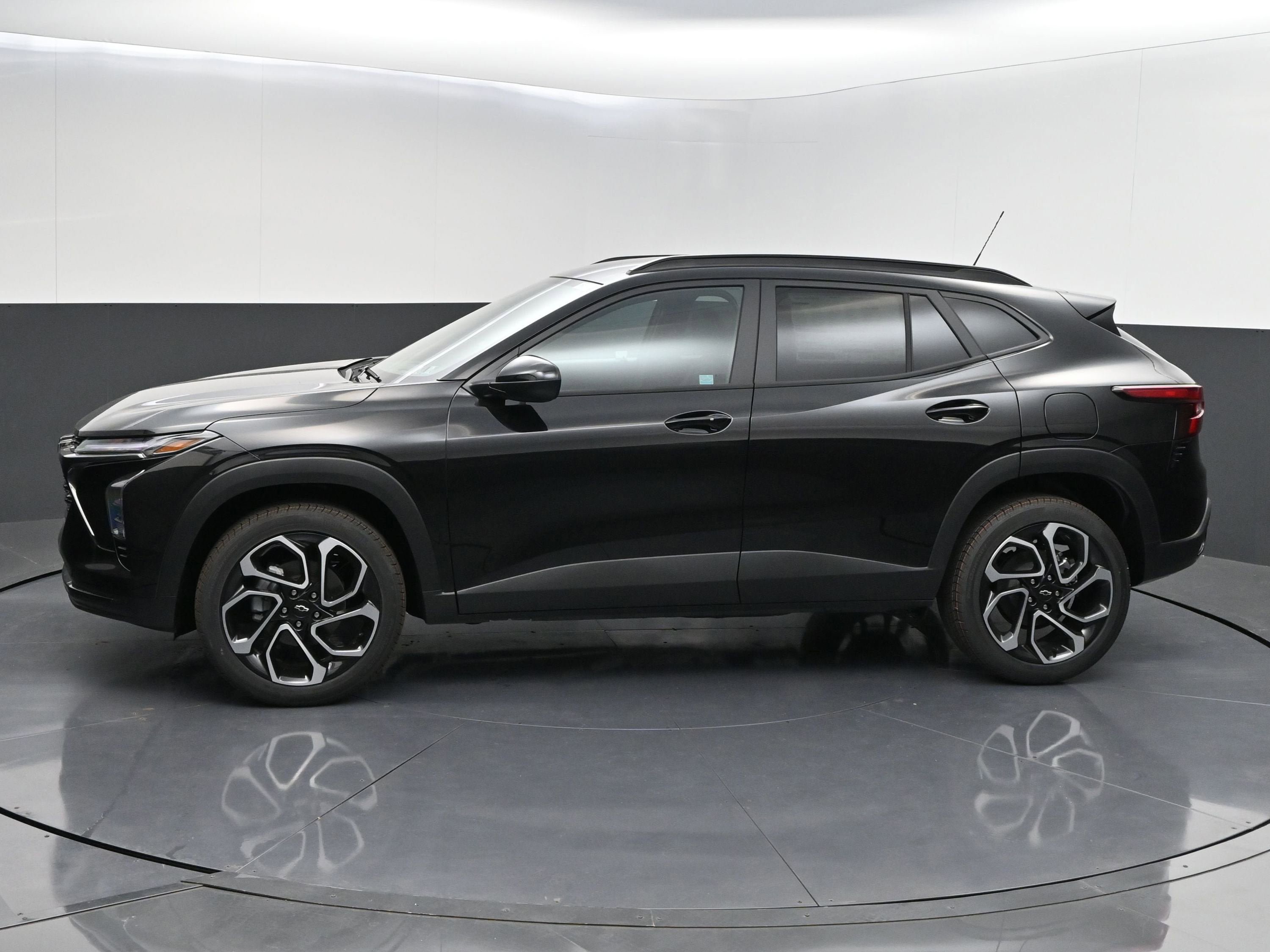 New 2026 Chevrolet Trax RS FWD image 4
