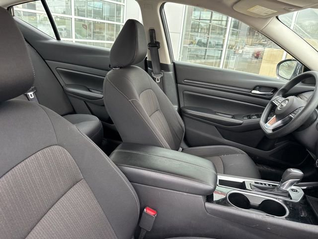 Used 2024 Nissan Altima 2.5 SV image 33