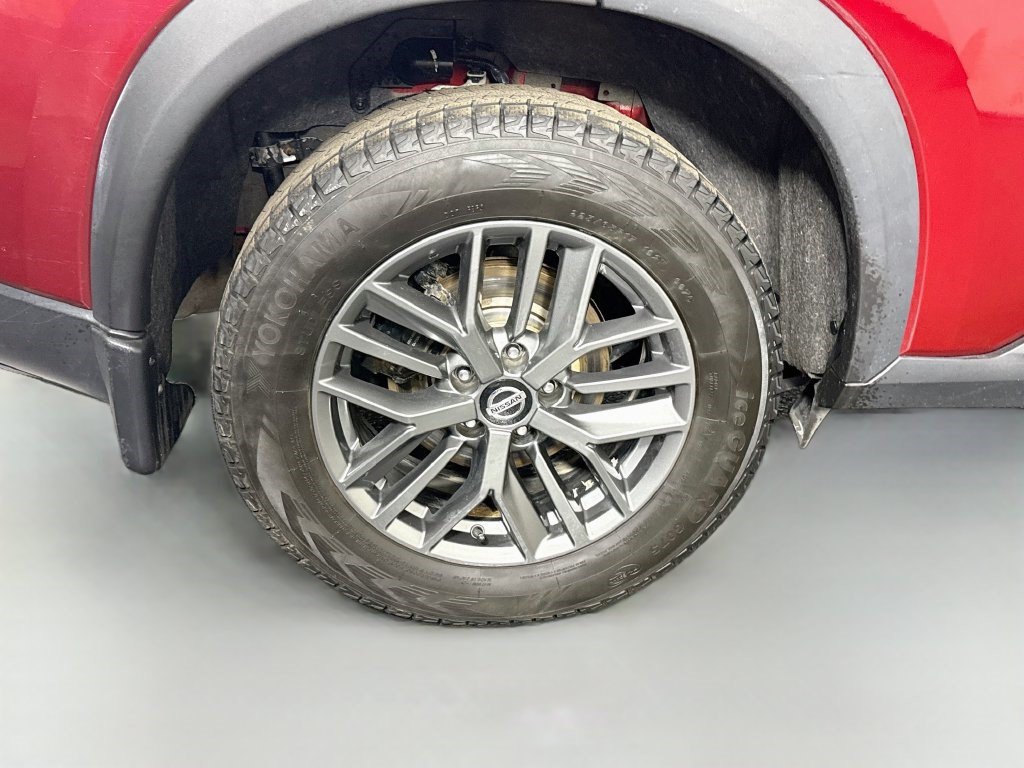 Used 2021 Nissan Rogue S FWD image 32