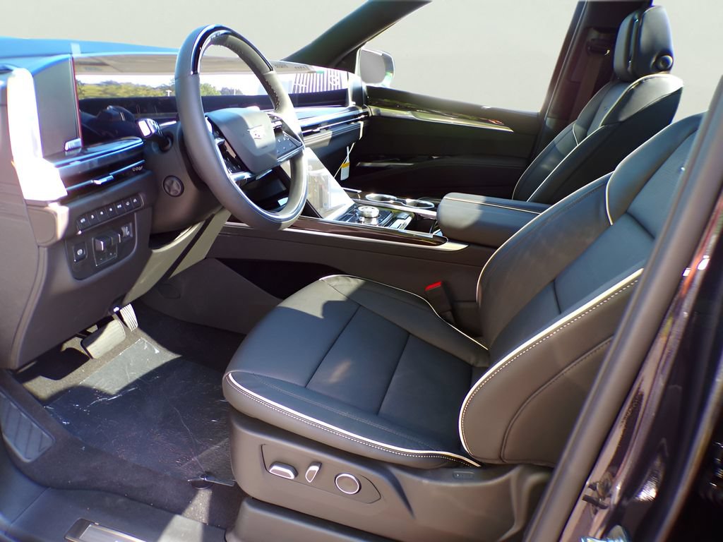 New 2026 Cadillac Escalade Luxury w/ Touring Package AWD/4WD image 7