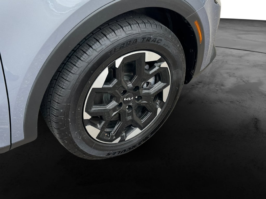 Used 2024 Kia Sorento S FWD image 11