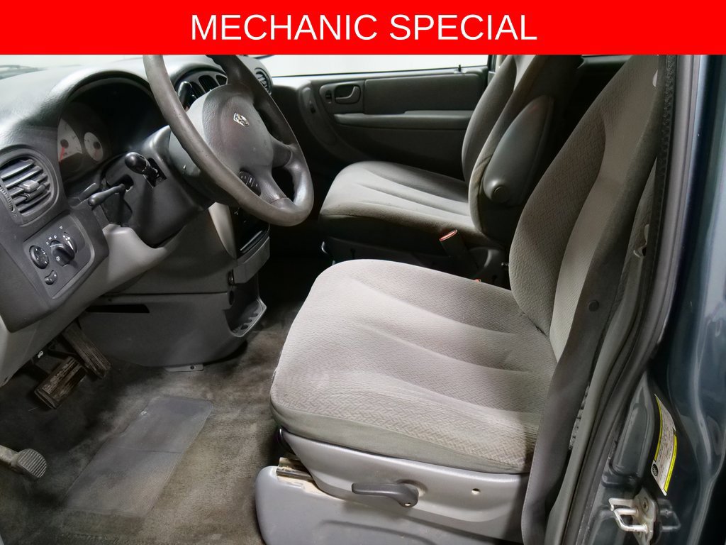 Used 2007 Dodge Caravan SXT w/ Popular Equipment Group I FWD image 2