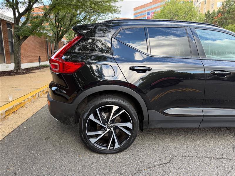 Used 2020 Volvo XC40 T5 R-Design w/ Protection Package Premier AWD/4WD image 8