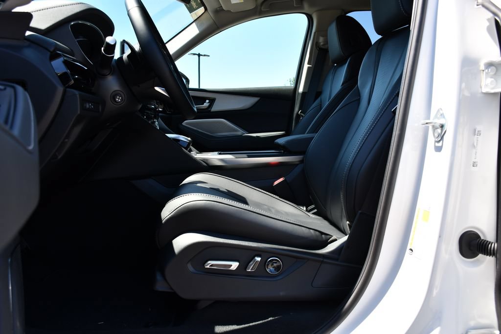 Certified 2026 Acura MDX w/ Technology Package FWD image 17