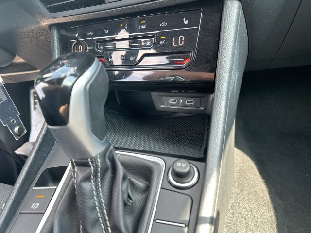 Used 2025 Volkswagen Jetta Sport FWD image 45