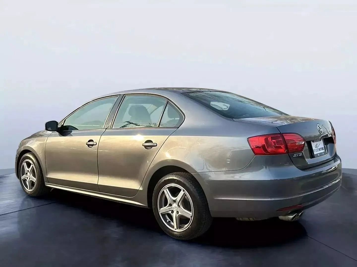 Used 2013 Volkswagen Jetta S image 3