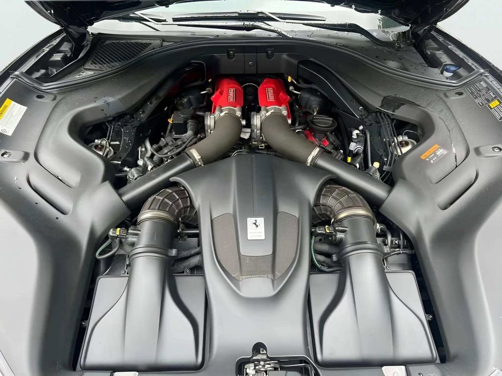 Used 2020 Ferrari Portofino Base image 14