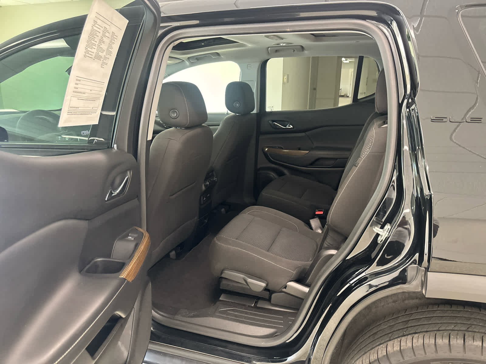 Used 2023 GMC Acadia SLE w/ Driver Convenience Package image 19