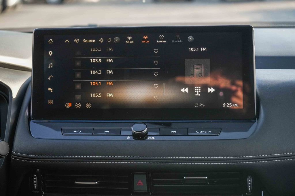 Used 2025 Nissan Rogue SL FWD image 13