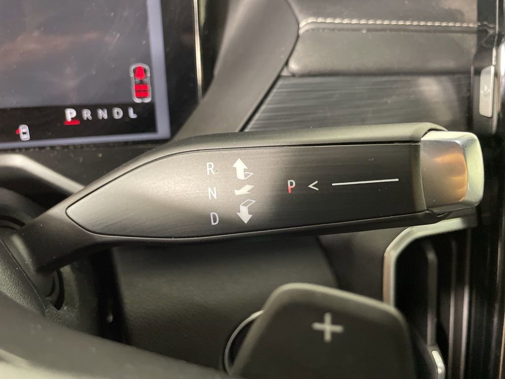 Used 2025 GMC Acadia Elevation image 24