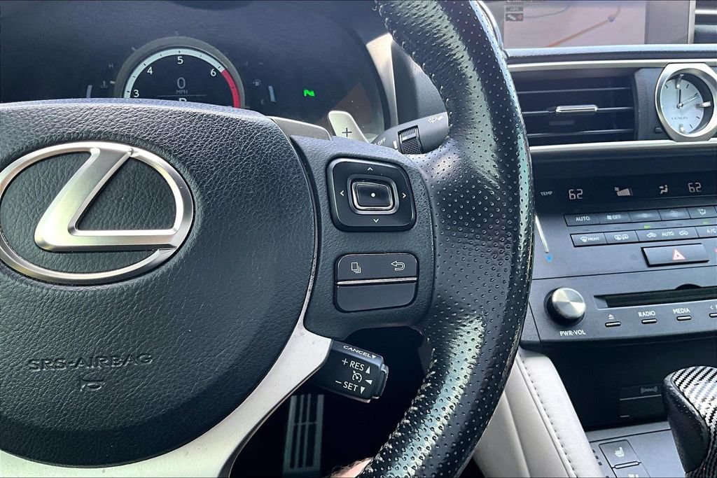 Used 2016 Lexus RC 200t RWD image 19