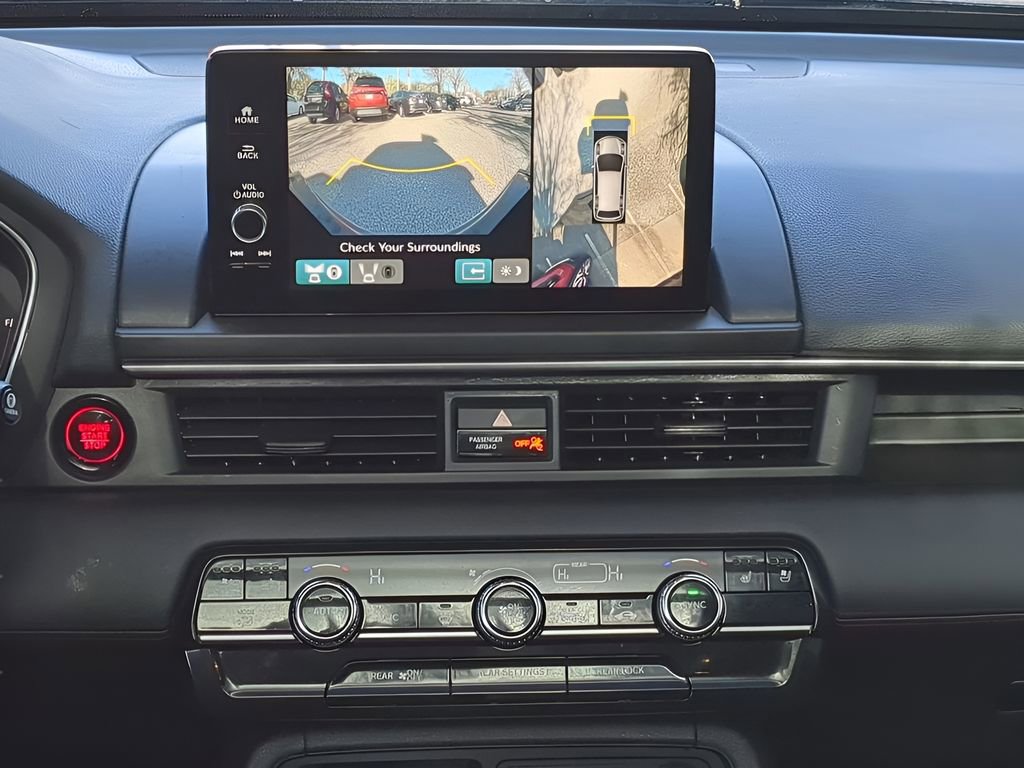 Used 2025 Honda Pilot Black Edition image 17