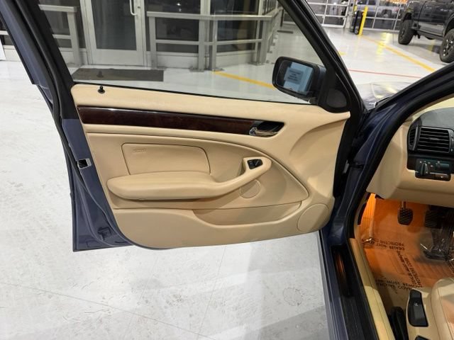 Used 2005 BMW 325xi Sedan AWD/4WD image 14