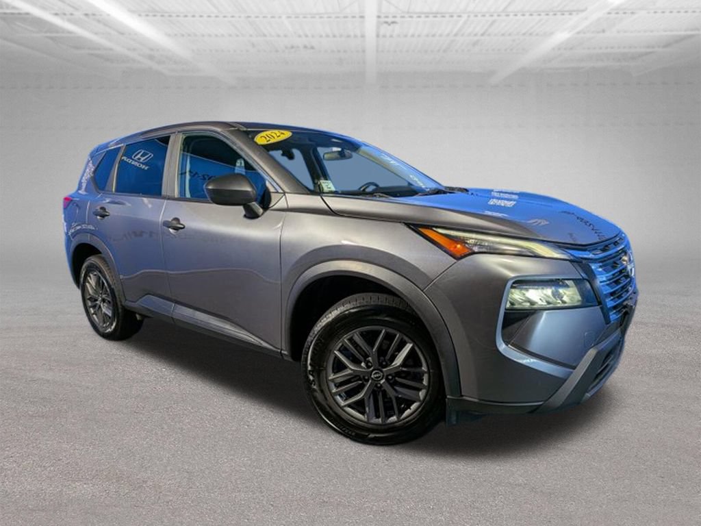 Used 2024 Nissan Rogue S FWD image 3