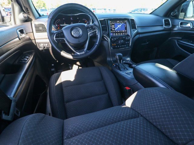 Used 2018 Jeep Grand Cherokee Laredo image 15