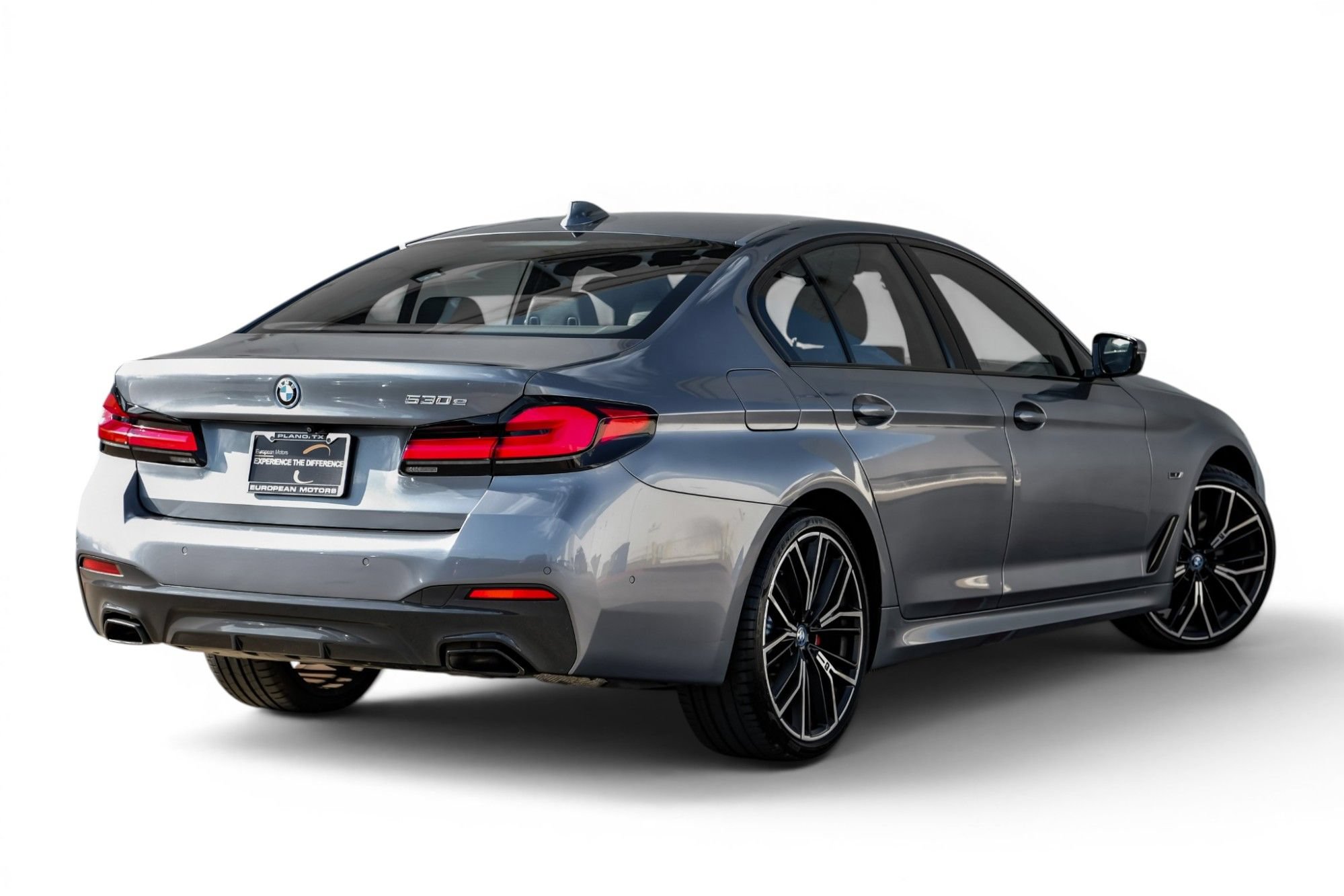 Used 2022 BMW 530e w/ M Sport Package RWD image 8