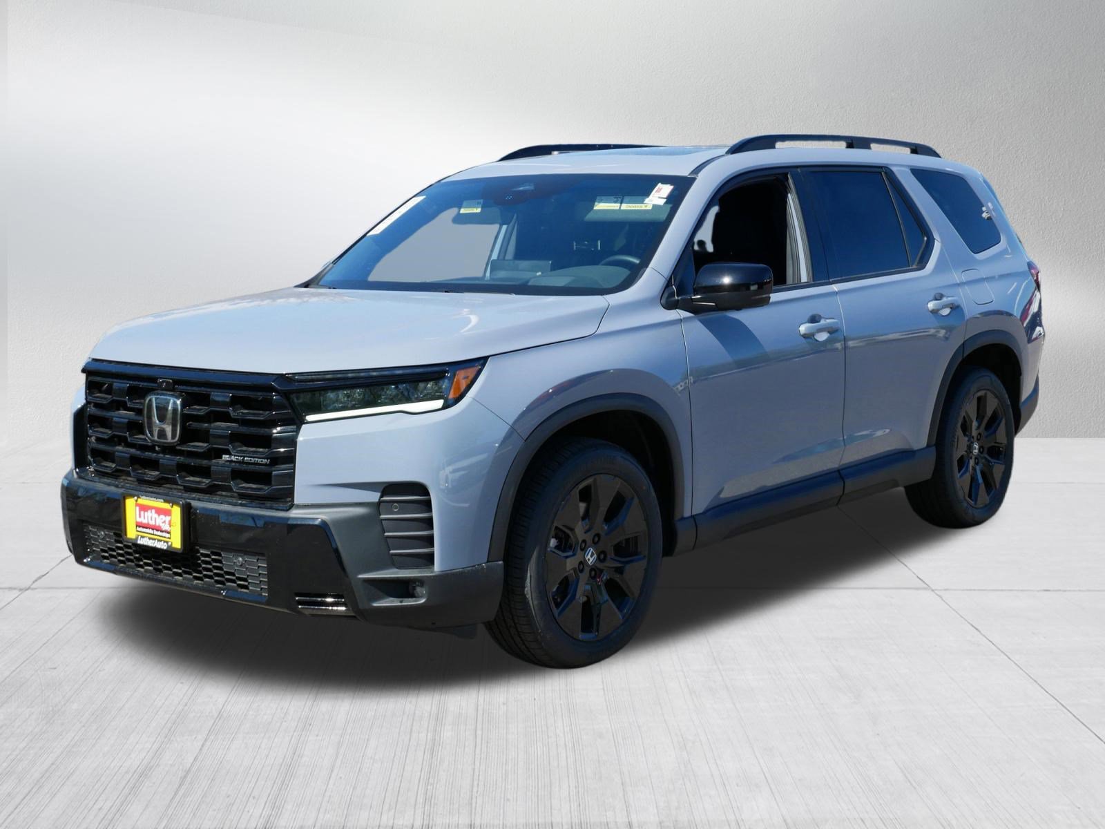 Certified 2026 Honda Pilot Black Edition image 3