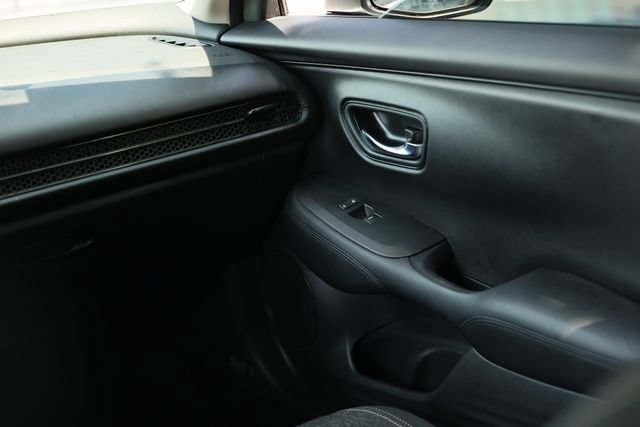 Used 2023 Honda HR-V LX image 28