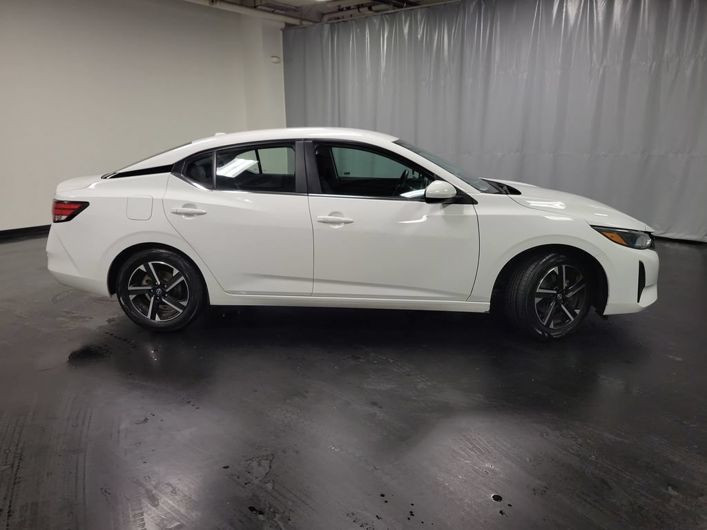 Used 2024 Nissan Sentra SV FWD image 9