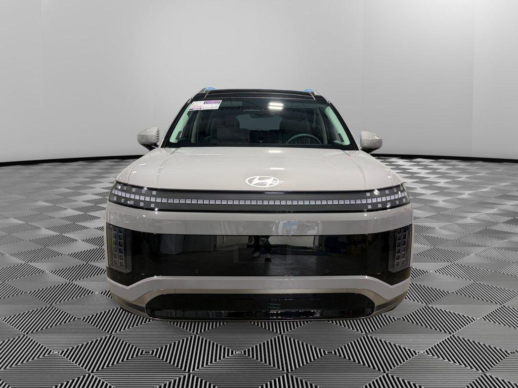 New 2026 Hyundai Ioniq 9 Calligraphy image 2