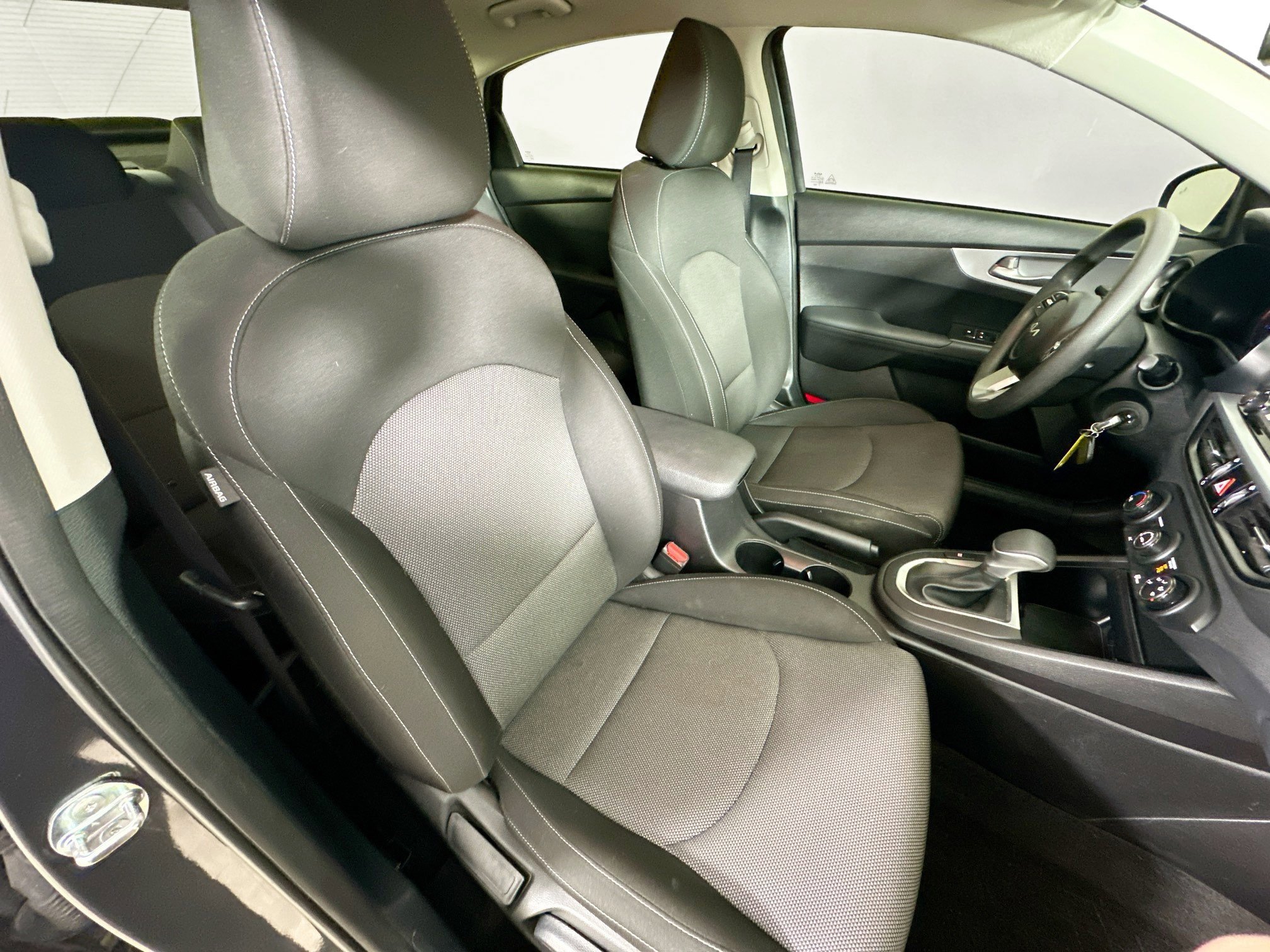 Used 2024 Kia Forte LXS w/ LXS Technology Package FWD image 30