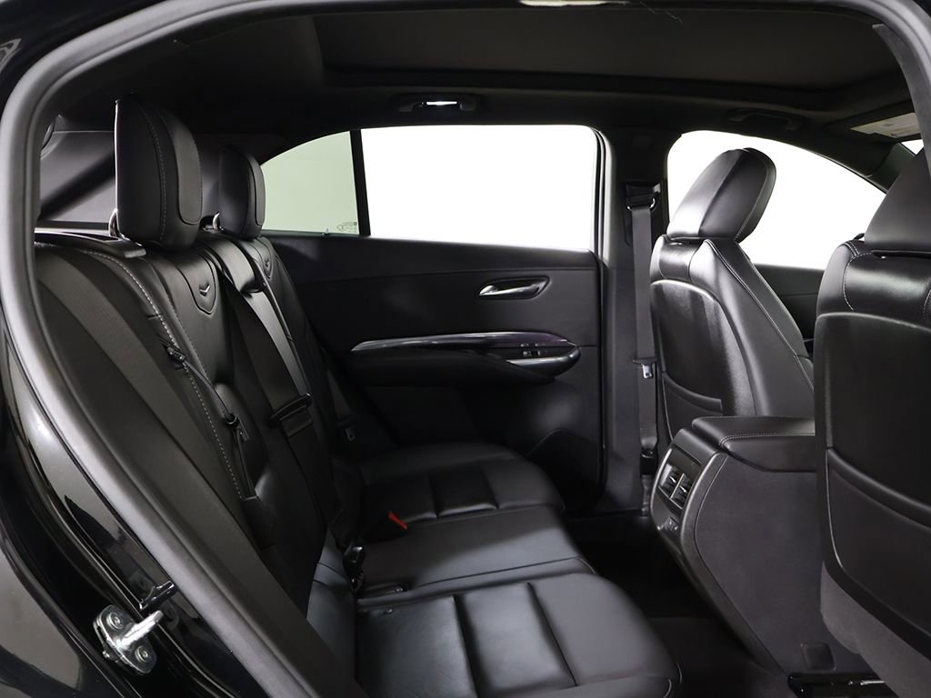 Used 2021 Cadillac XT4 Luxury w/ Cold Weather Package AWD/4WD image 38