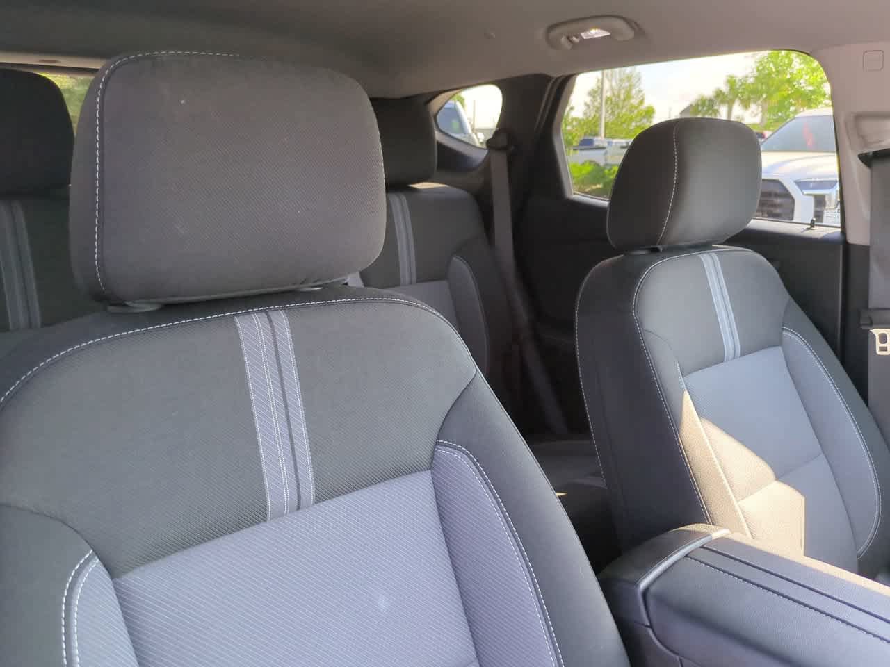 Used 2025 Chevrolet Blazer LT FWD image 7
